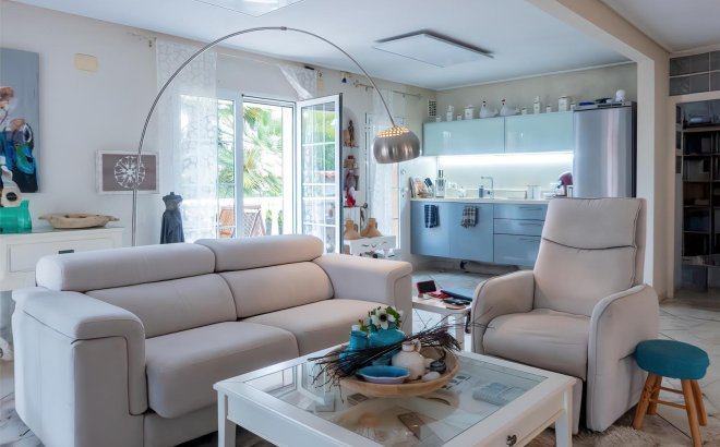 Resale - Villa -
Torrevieja - Costa Blanca