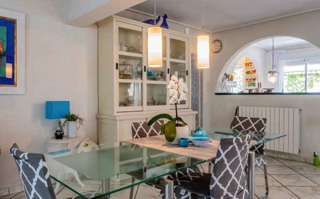 Resale - Villa -
Torrevieja - Costa Blanca