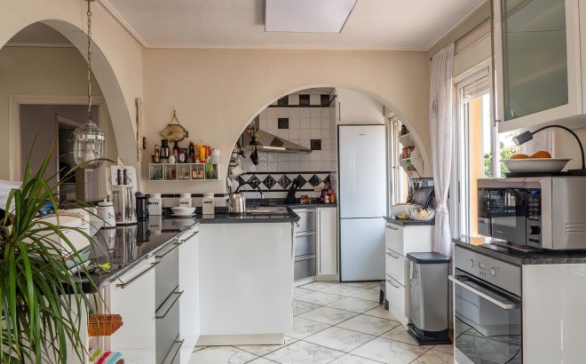 Resale - Villa -
Torrevieja - Costa Blanca