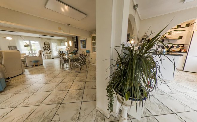 Resale - Villa -
Torrevieja - Costa Blanca