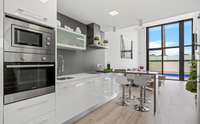 Resale - Villa -
Orihuela Costa - Cabo Roig