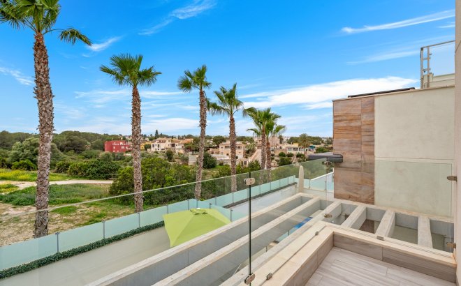 Resale - Villa -
Orihuela Costa - Cabo Roig