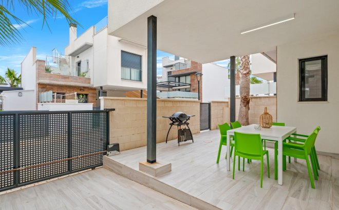 Resale - Villa -
Orihuela Costa - Cabo Roig