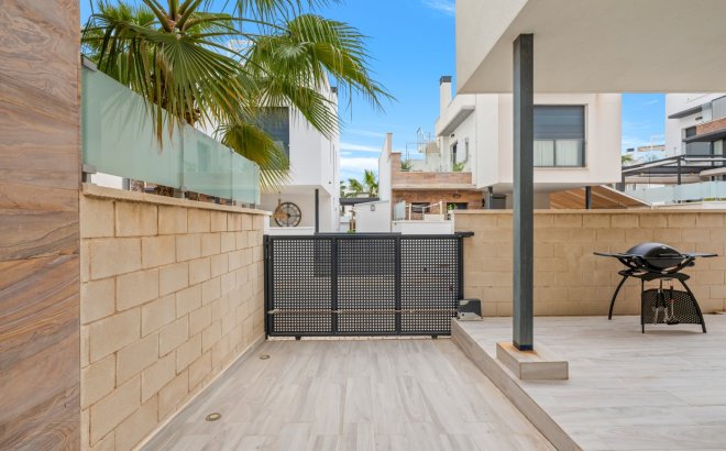 Resale - Villa -
Orihuela Costa - Cabo Roig