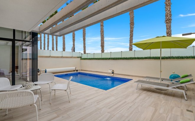 Resale - Villa -
Orihuela Costa - Cabo Roig