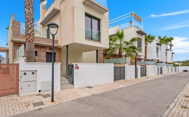 Resale - Villa -
Orihuela Costa - Cabo Roig