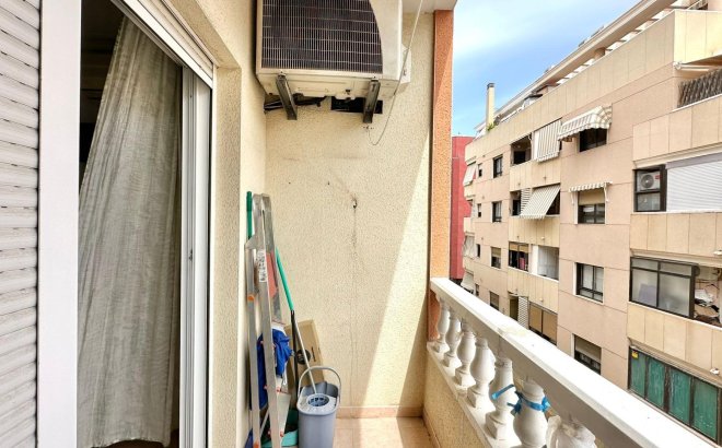 Revente - Appartement -
Torrevieja