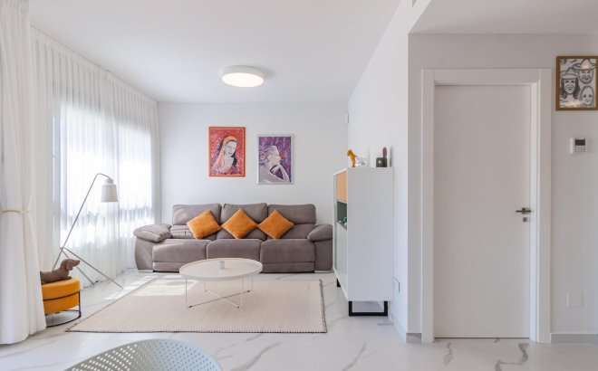 Resale - Apartment -
San Miguel de Salinas - Bellavista