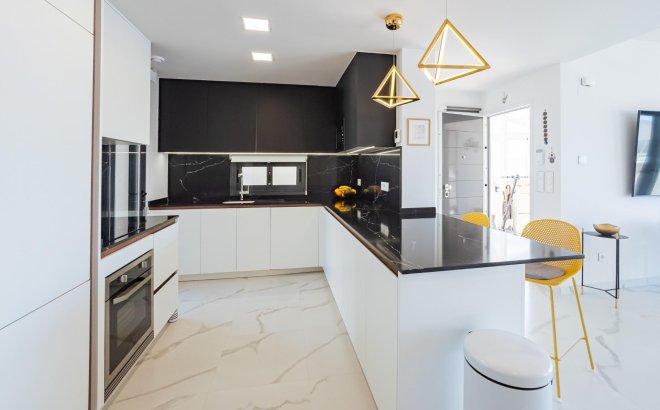 Resale - Apartment -
San Miguel de Salinas - Bellavista