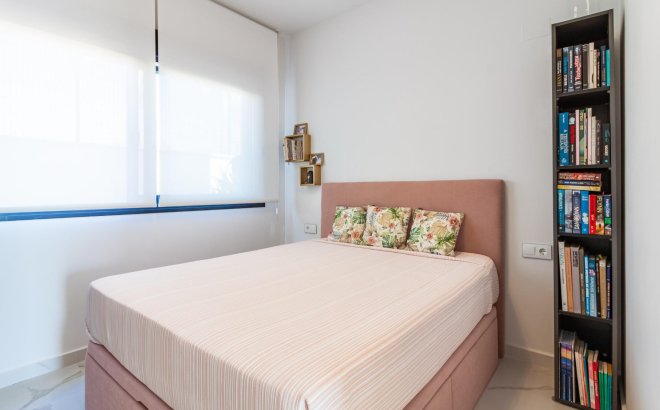 Resale - Apartment -
San Miguel de Salinas - Bellavista