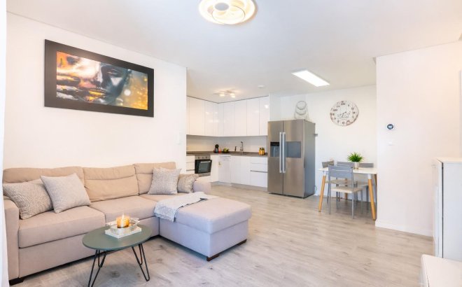 Resale - Apartment -
Orihuela Costa - Los Dolses