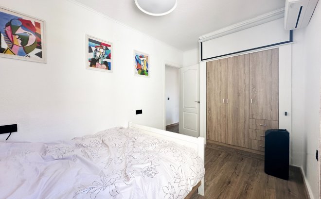 Resale - Bungalow -
Orihuela Costa - Costa Blanca