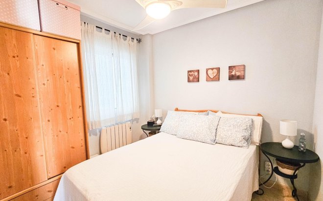 Resale - Apartment -
Torrevieja - Centro