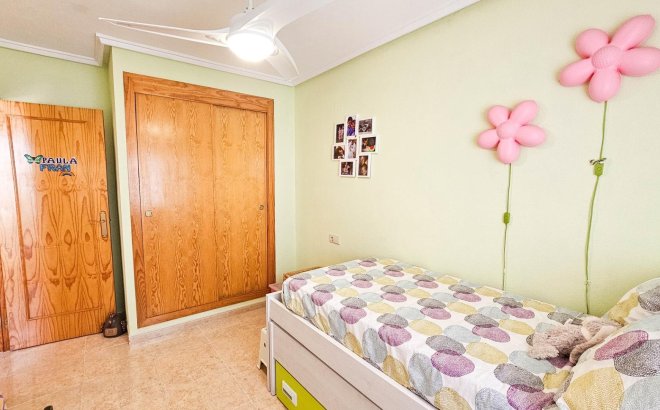 Resale - Apartment -
Torrevieja - Centro