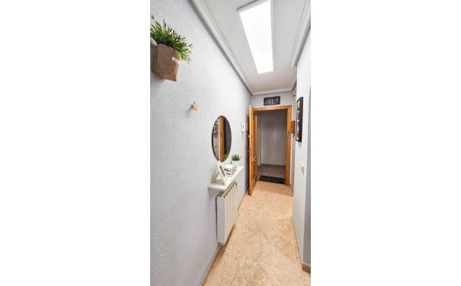 Resale - Apartment -
Torrevieja - Centro