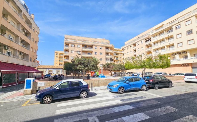 Resale - Apartment -
Torrevieja - Centro