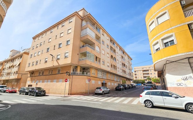 Resale - Apartment -
Torrevieja - Centro
