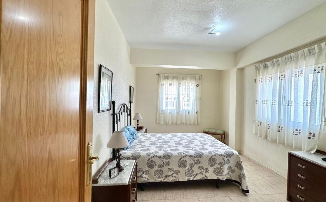 Resale - Apartment -
Torrevieja - Estacion De Autobuses