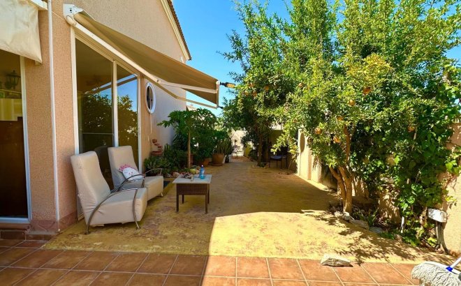 Resale - Villa -
Orihuela Costa - La Regia