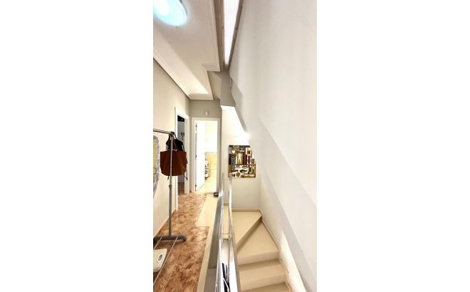 Resale - Villa -
Orihuela Costa - La Regia