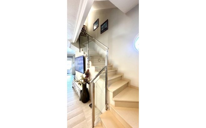 Resale - Villa -
Orihuela Costa - La Regia