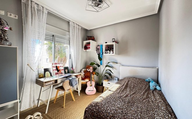 Resale - Apartment -
Torrevieja - Playa del Cura