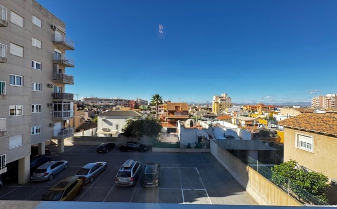 Resale - Apartment -
Torrevieja - Playa del Cura