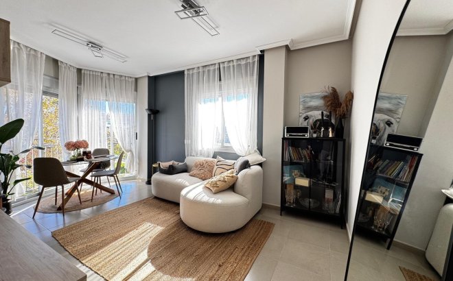 Resale - Apartment -
Torrevieja - Playa del Cura