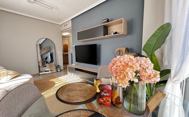 Resale - Apartment -
Torrevieja - Playa del Cura