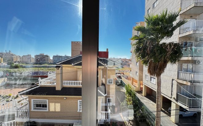 Resale - Apartment -
Torrevieja - Playa del Cura
