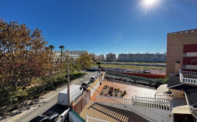 Resale - Apartment -
Torrevieja - Playa del Cura