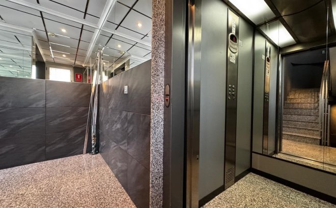 Resale - Apartment -
Torrevieja - Playa del Cura