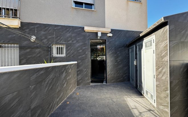 Resale - Apartment -
Torrevieja - Playa del Cura