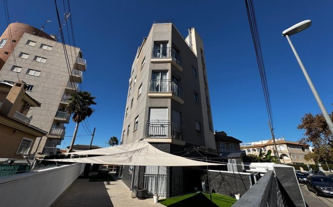 Resale - Apartment -
Torrevieja - Playa del Cura