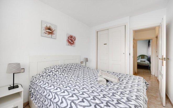 Resale - Bungalow -
Torrevieja - La Siesta - El Salado - Torreta