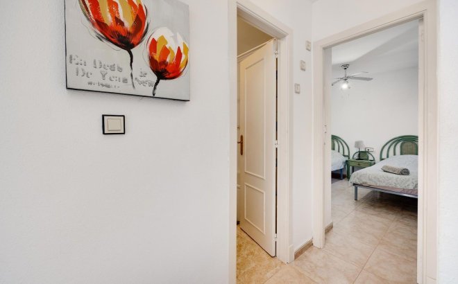 Resale - Bungalow -
Torrevieja - La Siesta - El Salado - Torreta