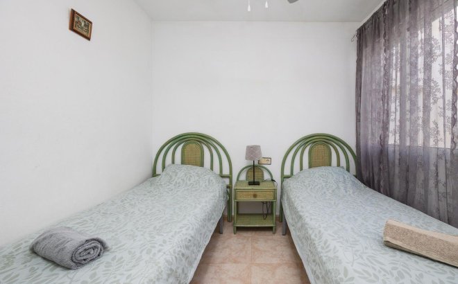 Resale - Bungalow -
Torrevieja - La Siesta - El Salado - Torreta