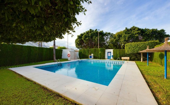 Resale - Bungalow -
Torrevieja - La Siesta - El Salado - Torreta