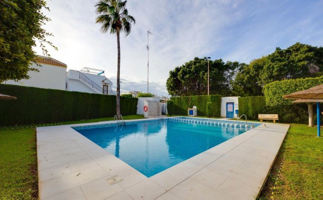 Resale - Bungalow -
Torrevieja - La Siesta - El Salado - Torreta