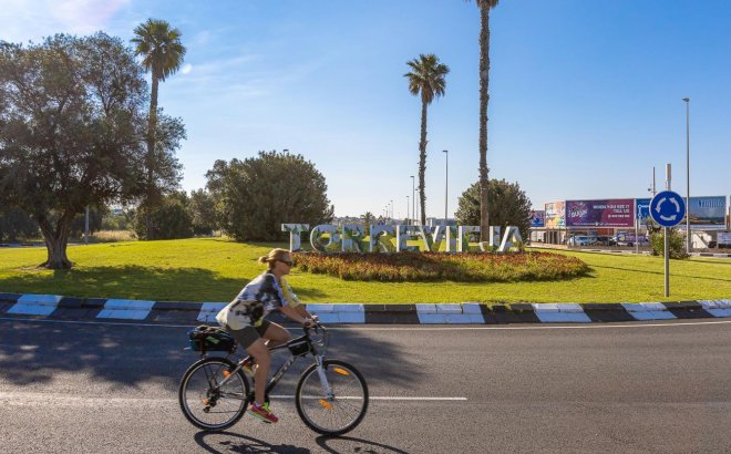 Resale - Bungalow -
Torrevieja - La Siesta - El Salado - Torreta