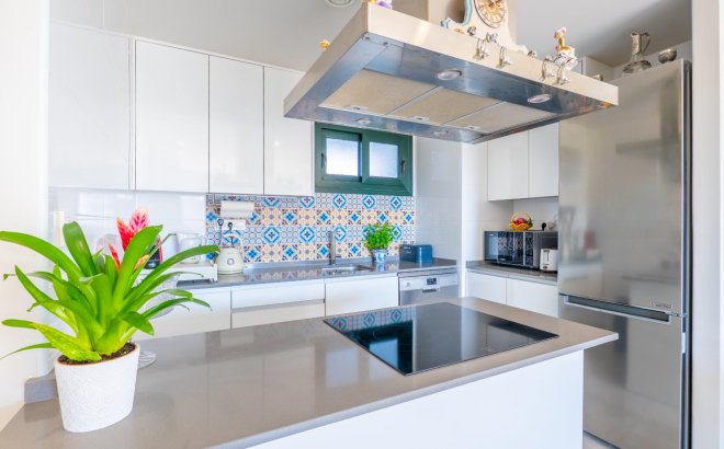 Resale - Apartment -
Orihuela Costa - Mil Palmeras