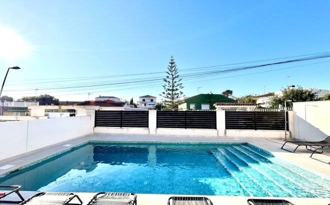 Resale - Villa -
Los Balcones - Costa Blanca