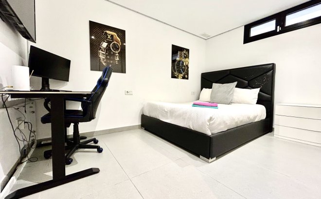 Resale - Villa -
Los Balcones - Costa Blanca