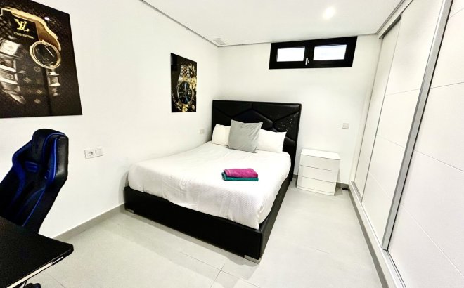 Resale - Villa -
Los Balcones - Costa Blanca