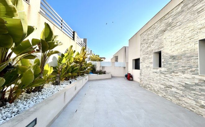 Resale - Villa -
Los Balcones - Costa Blanca