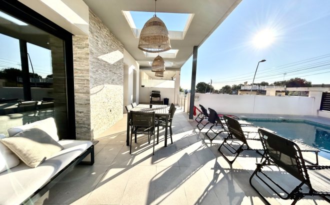 Resale - Villa -
Los Balcones - Costa Blanca