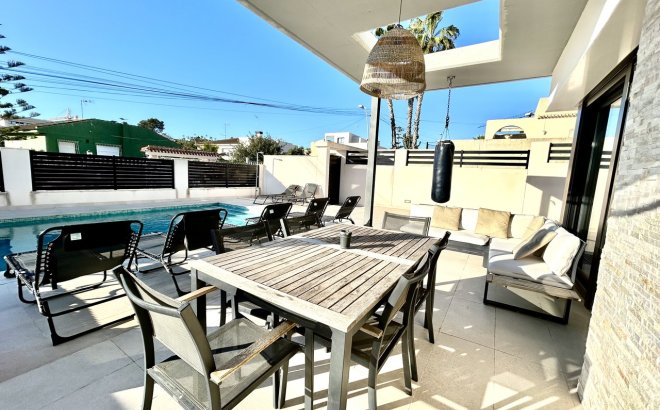 Resale - Villa -
Los Balcones - Costa Blanca