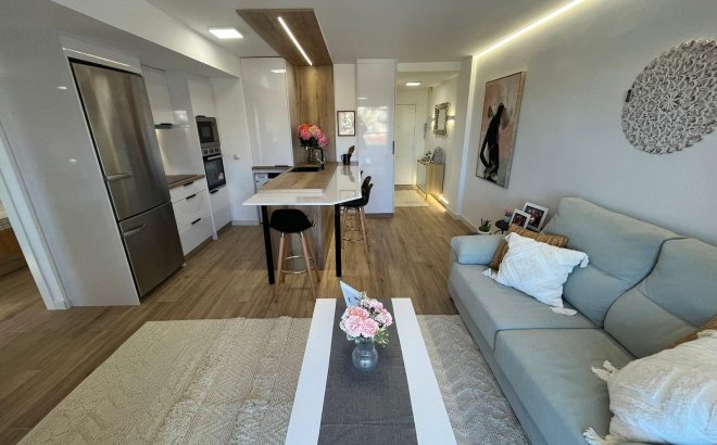 Resale - Apartment -
Torrevieja - Punta Prima