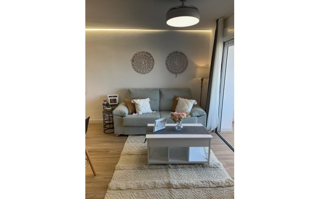 Resale - Apartment -
Torrevieja - Punta Prima