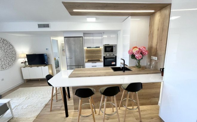 Resale - Apartment -
Torrevieja - Punta Prima